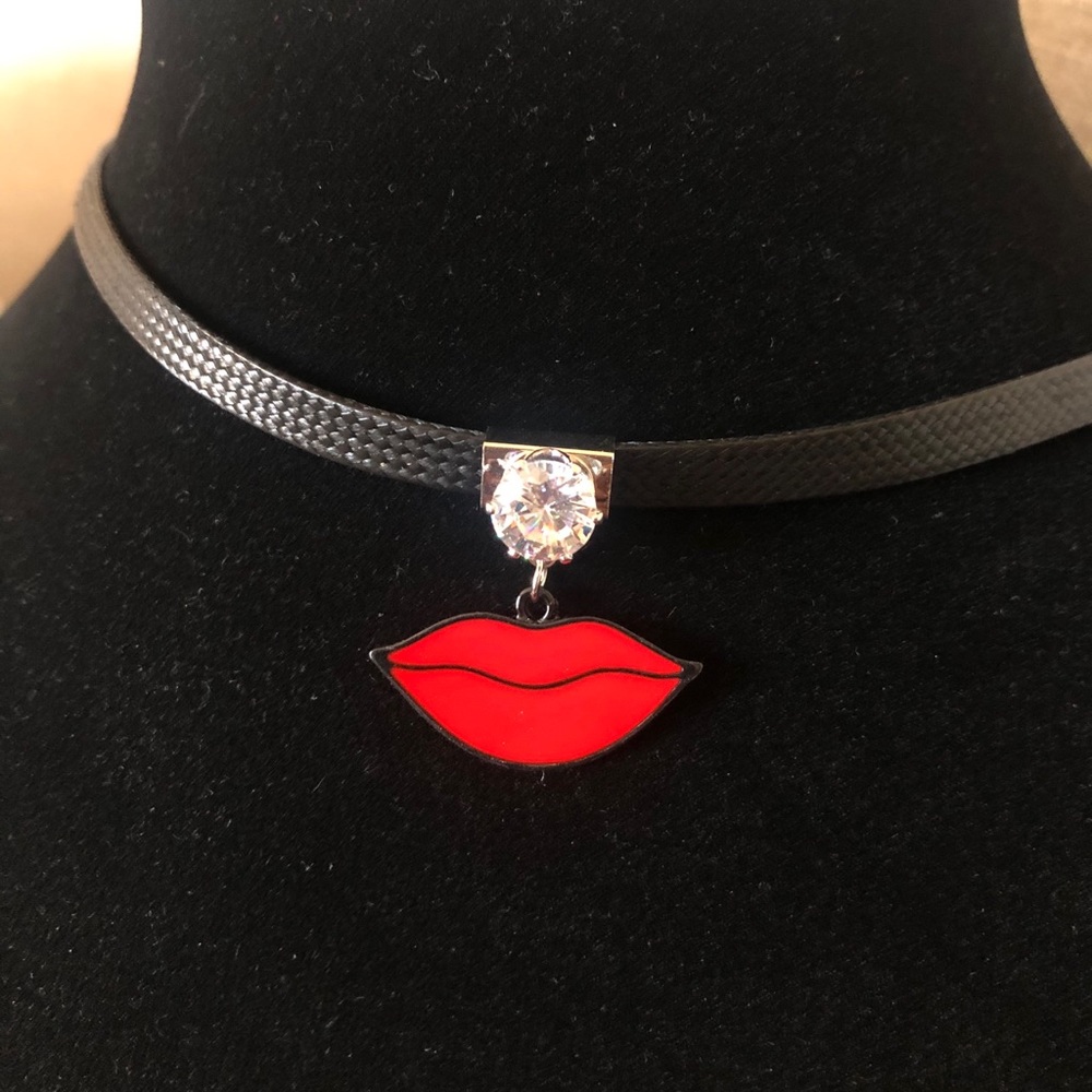 Choker Necklace Red Lips and Rhinestone Diamond